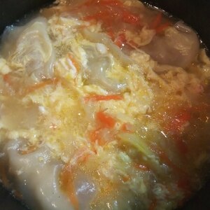 餃子と野菜とたまごのスープ